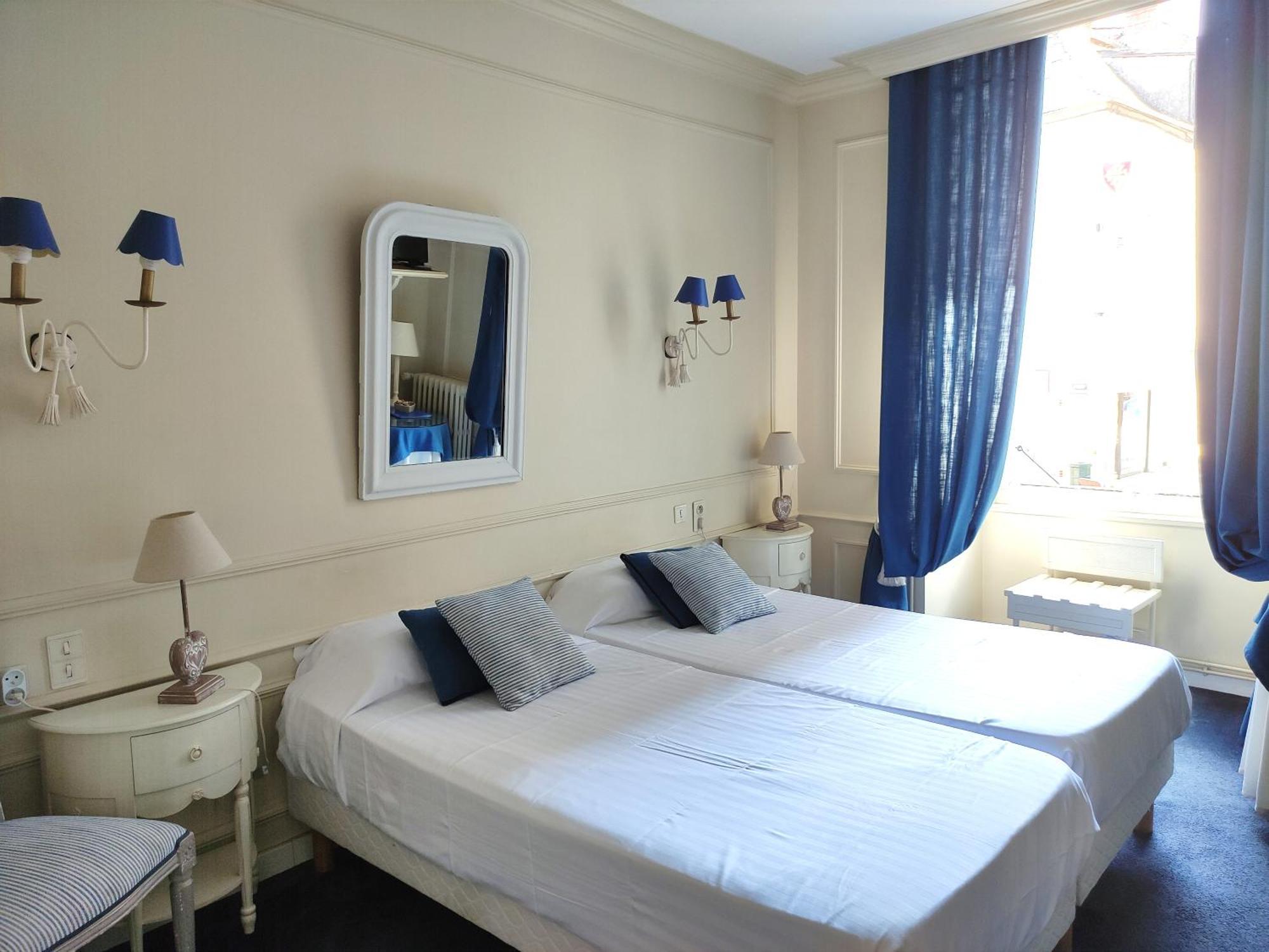 Le Pavillon Saint-Martin Hotel Souillac Exterior photo